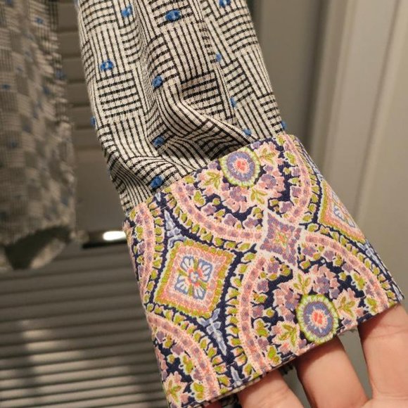 ROBERT GRAHAM Long Sleeve - Black & White Cross Hatch print - Size SMALL - Picture 2 of 4